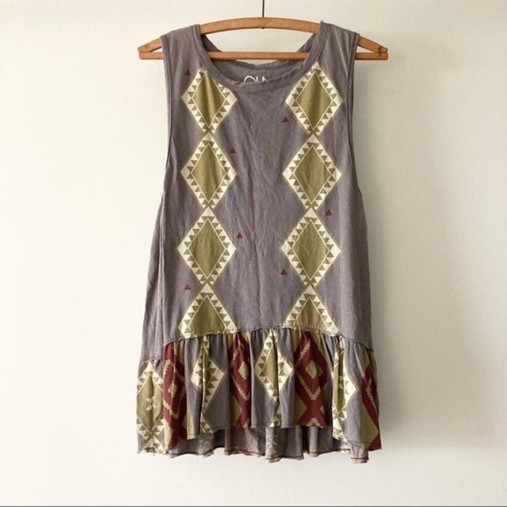 Chaser Ruffle Hem Tank Top XS‎